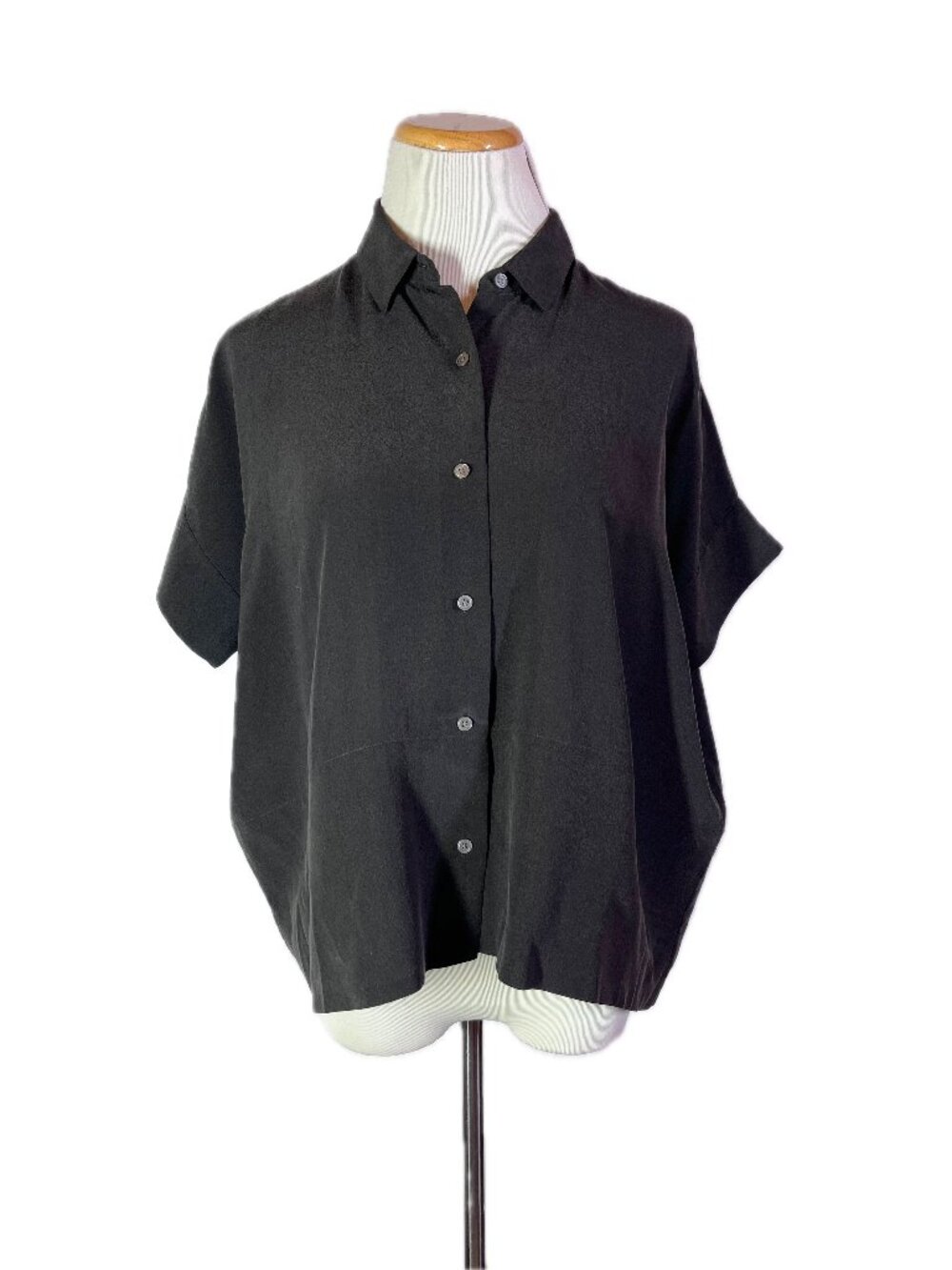 Everlane Size 00 Black Silk Short Sleeve Boxy Shirt